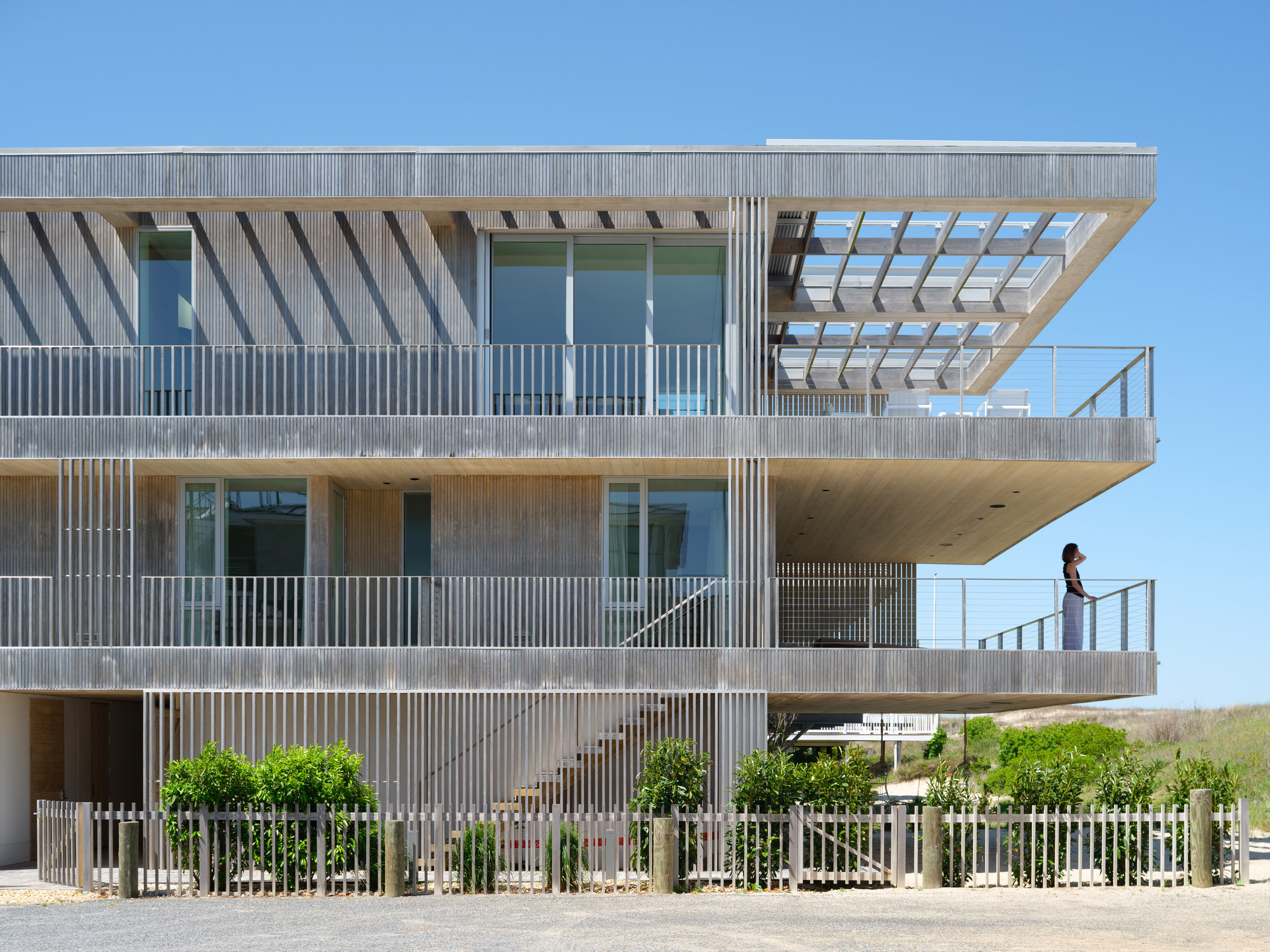 Dune House in Delaware by Ziger Snead