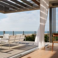 Dune House in Delaware by Ziger Snead