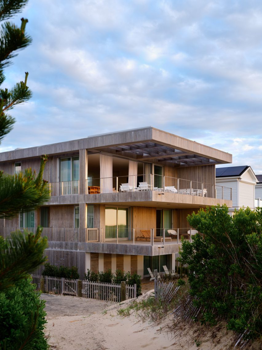 Dune House in Delaware by Ziger Snead