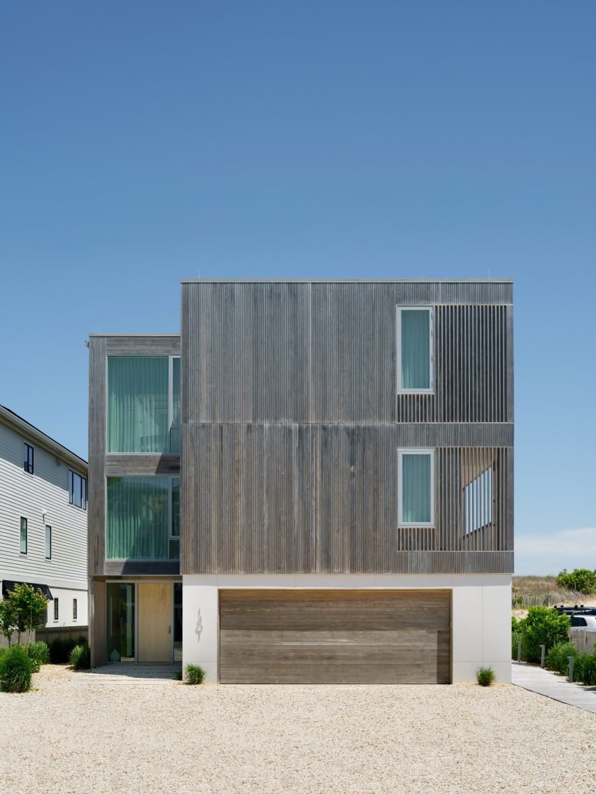 Dune House in Delaware by Ziger Snead