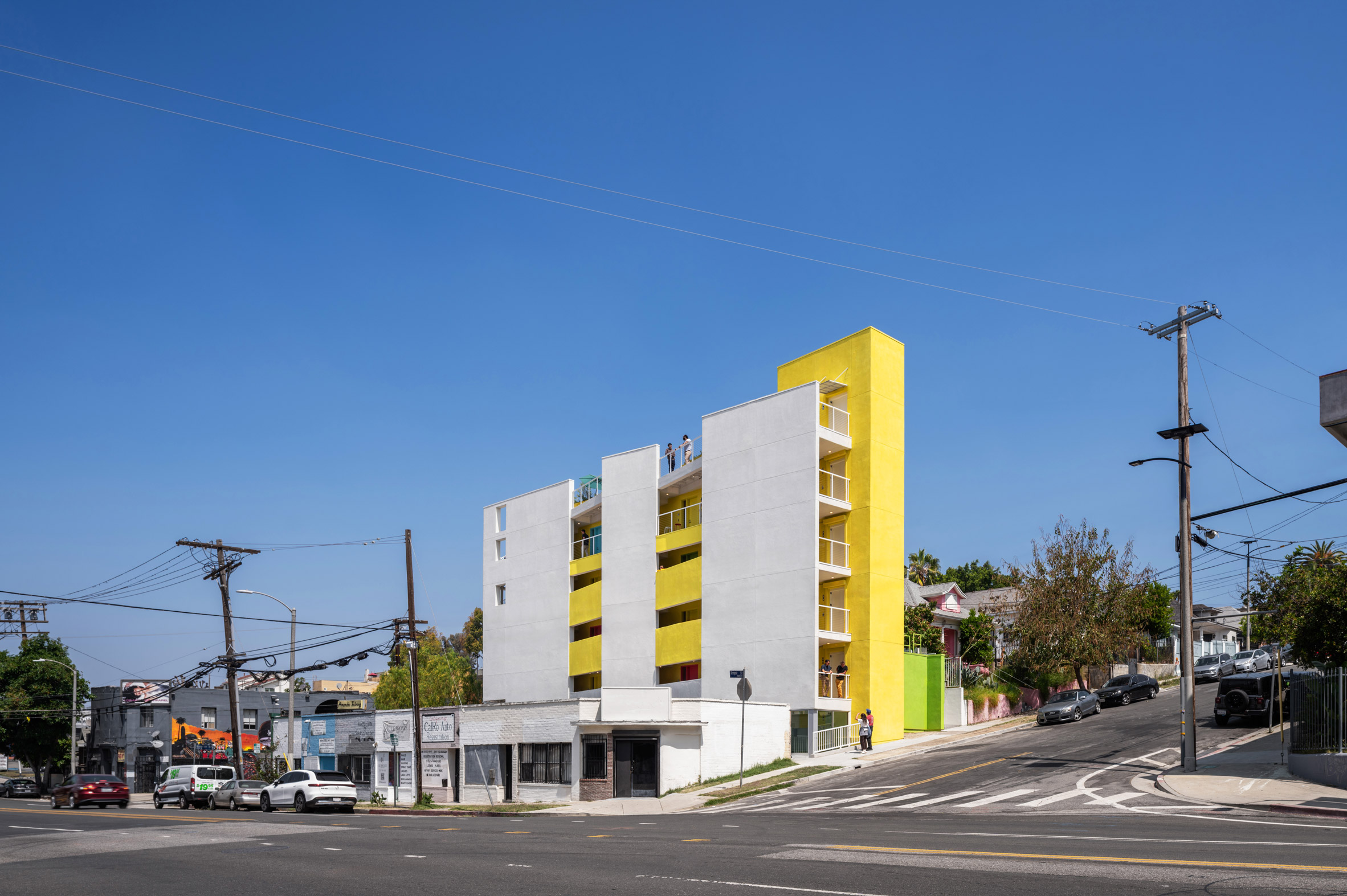 Loma Verde colourful apartments LA