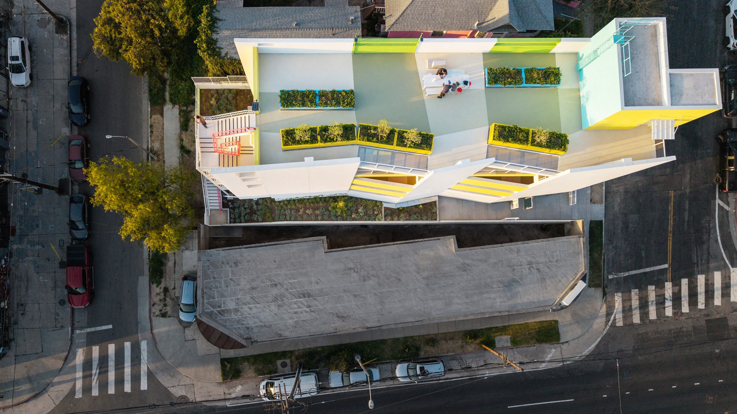 https://static.dezeen.com/uploads/2026/08/lehrer-architects-loma-verde-supportive-housing-la_dezeen_2364_hero.jpg