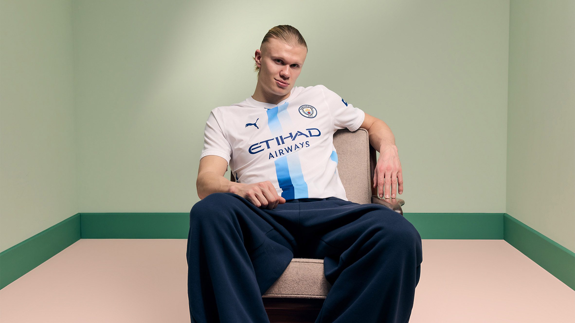 Manchester City and Puma unveil AI-designed kit
