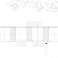 Plan of Modular home with sloping facade by Papundekl Architects