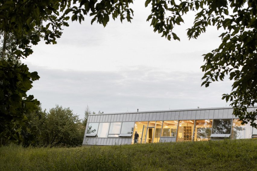 Modular home exterior by Papundekl Architects