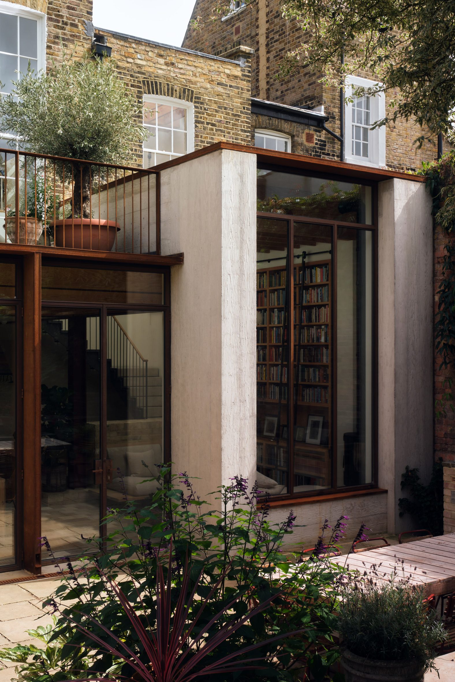 Exterior view of De Beauvoir Townhouse in London