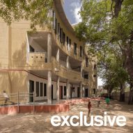 Habitat Collaborative threads curved school in India through tree-filled site
