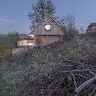 Husárik Hut by Oatelier