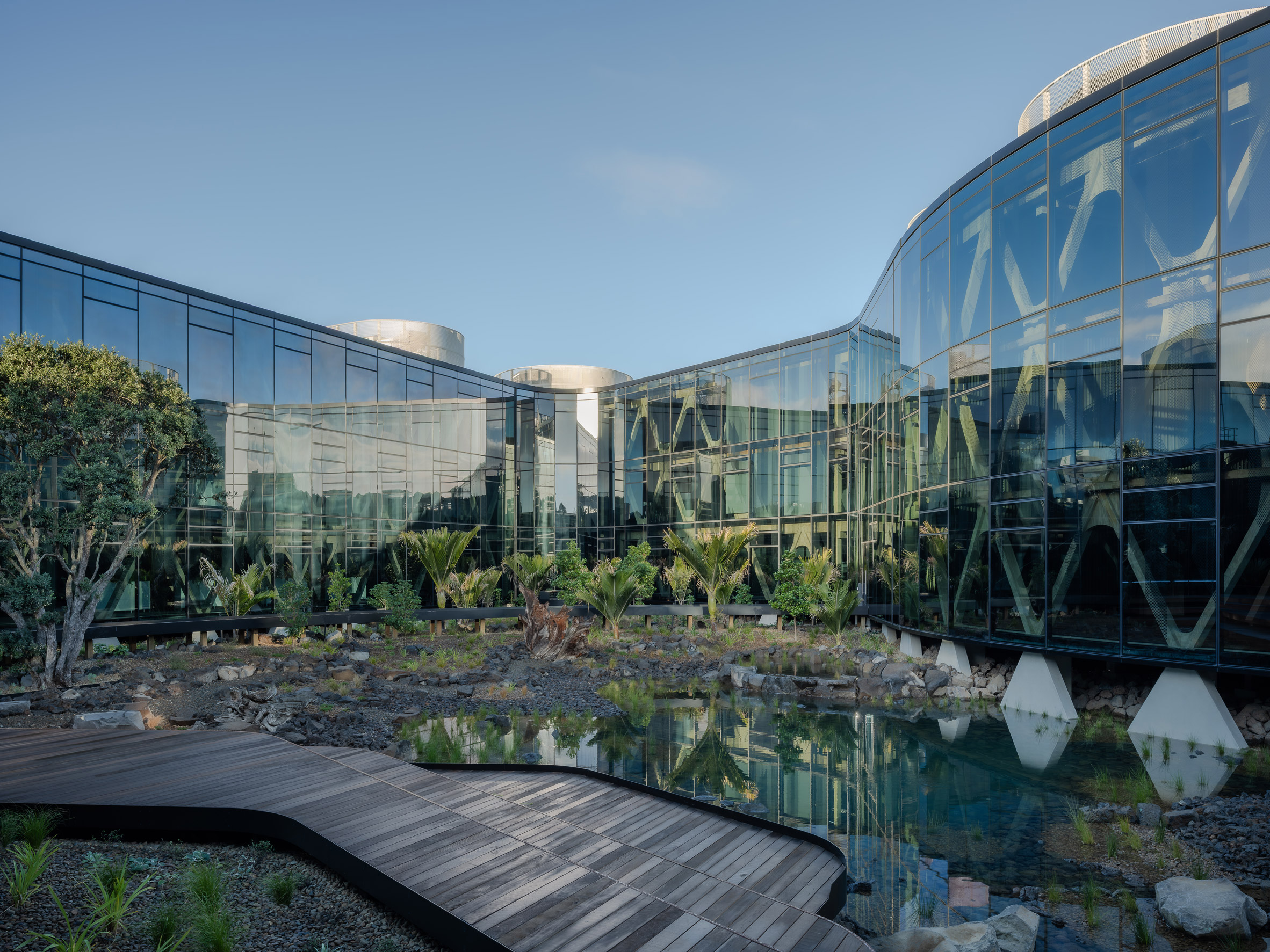 Office building exterior by RTA Studio