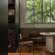 Cyro Arquitetura designs "white noise" apartment in S&atilde;o Paulo