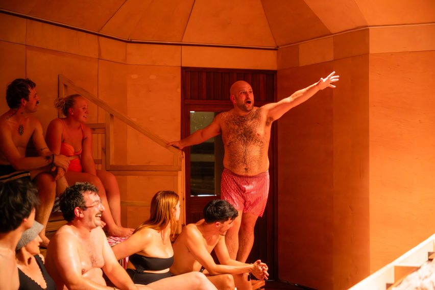Performance in the sauna theatre