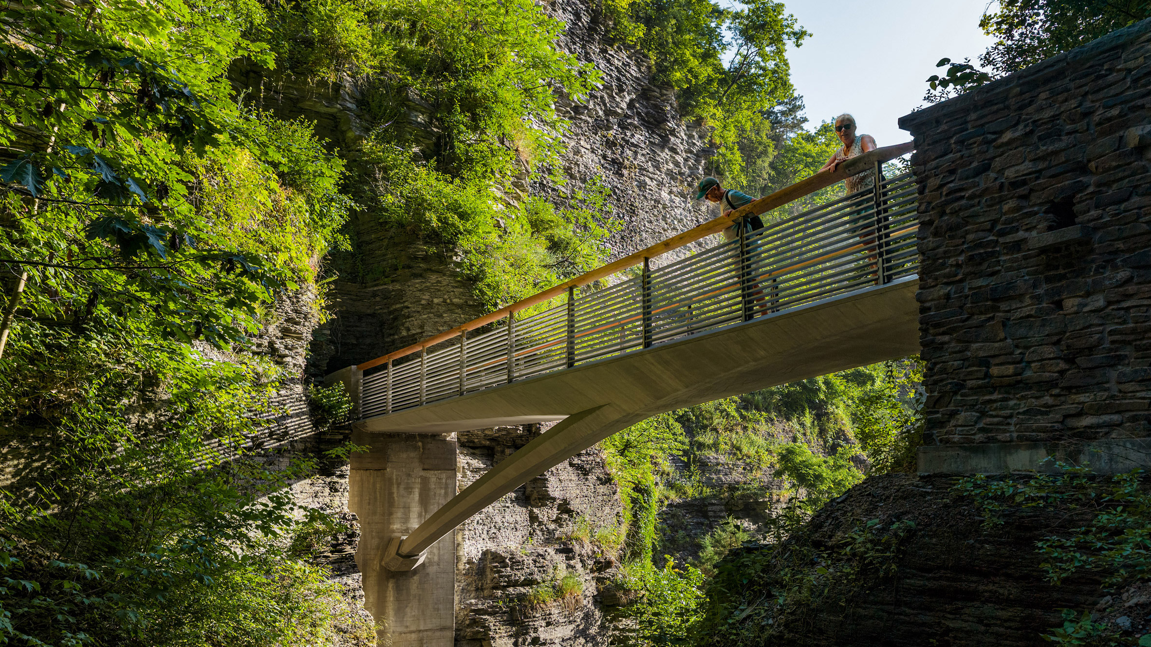https://static.dezeen.com/uploads/2026/08/sentry-bridge-new-york-watkins-glen-snohetta_dezeen_2364_hero.jpg