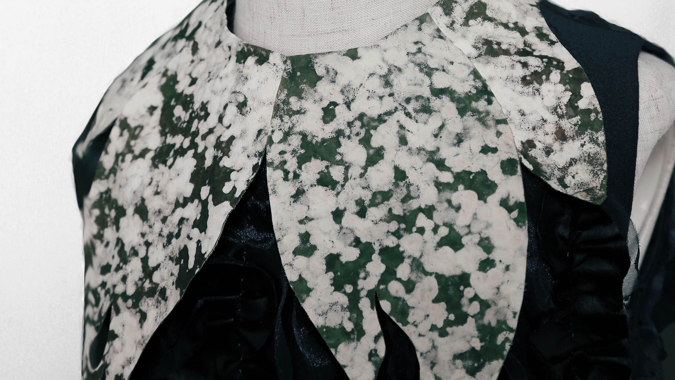 https://static.dezeen.com/uploads/2026/08/shenzen-institute-advanced-technology-programmable-fungal-platform-dress_dezeen_2364_hero.jpg