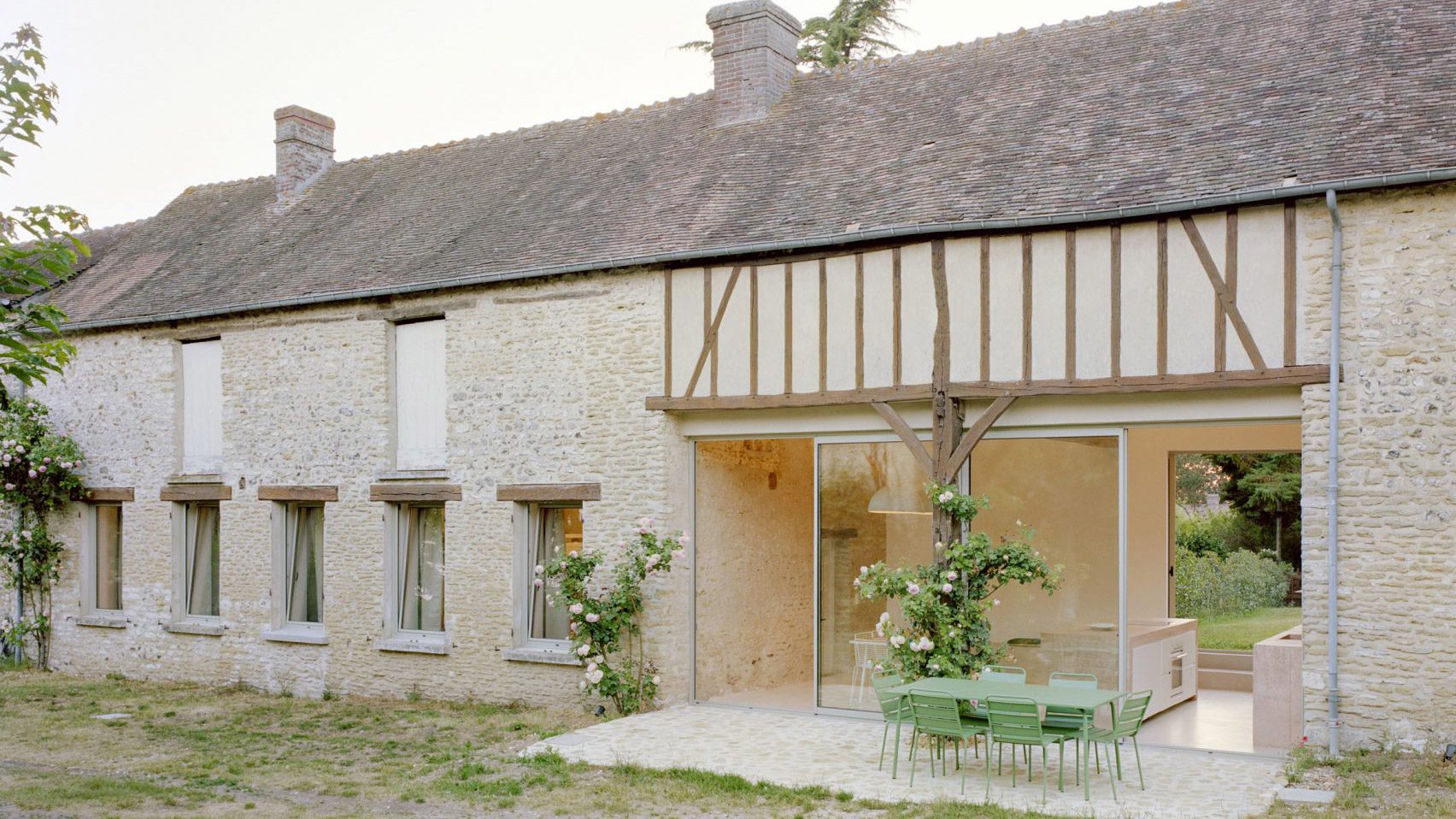 https://static.dezeen.com/uploads/2026/08/soc-farmhouses-roundup_dezeen_2364_col_0.jpg