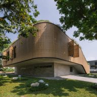 Split Mass Residence by K-Thengono Design Studio