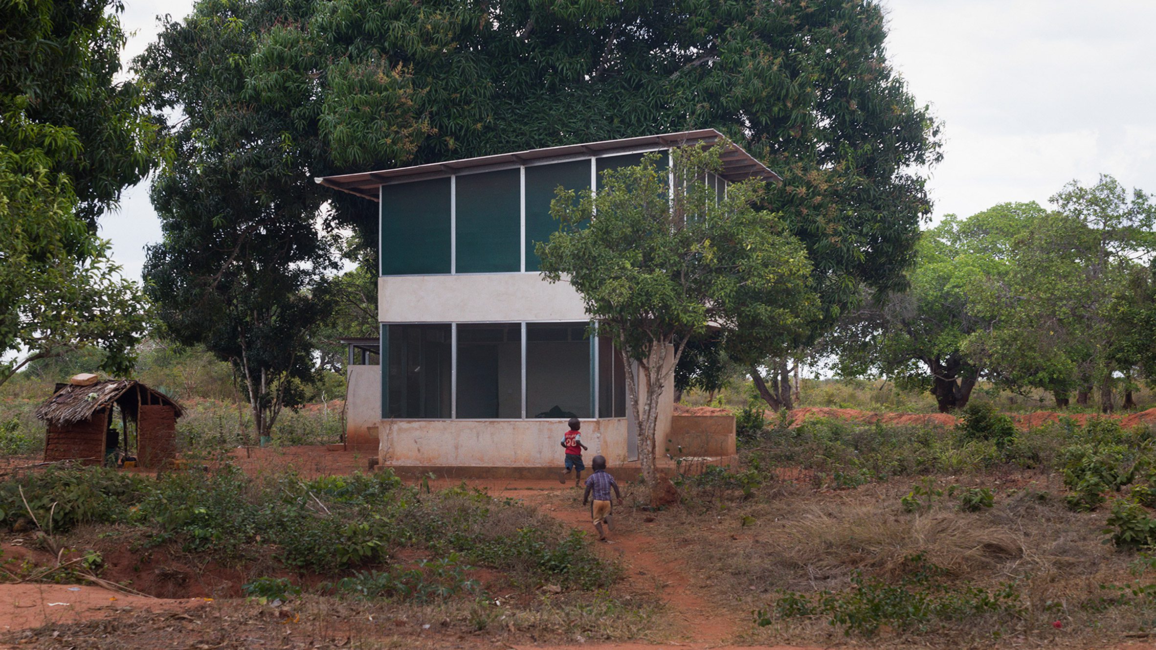 https://static.dezeen.com/uploads/2026/08/star-homes-malaria-study-tanzania_dezeen_2364_hero_1.jpg