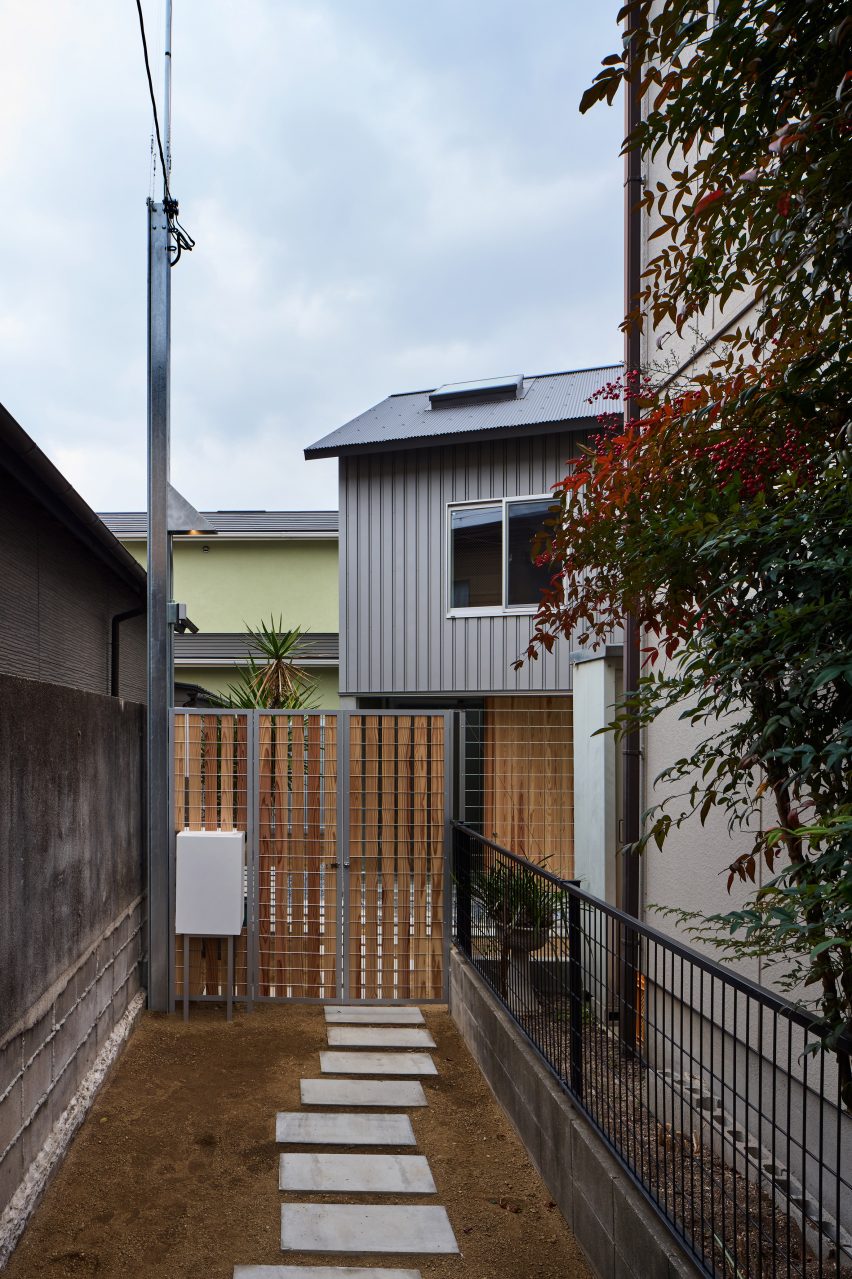 Alleyway to House in Shichiku