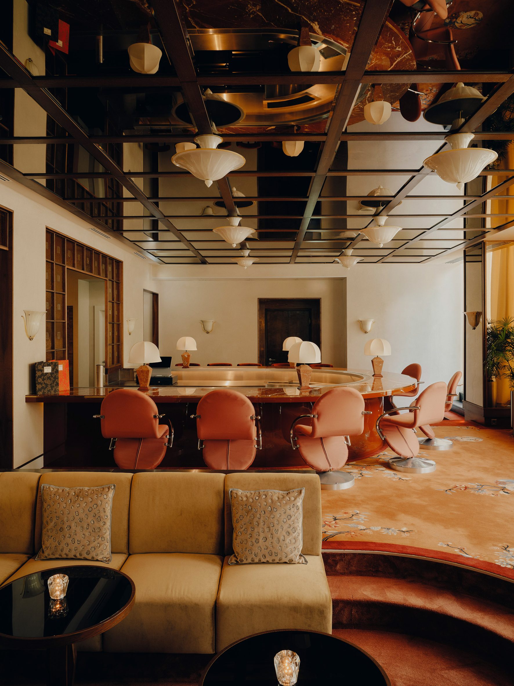 Mirrored ceiling in Ibasho restaurant in The Dean Munich by Tatjana von Stein