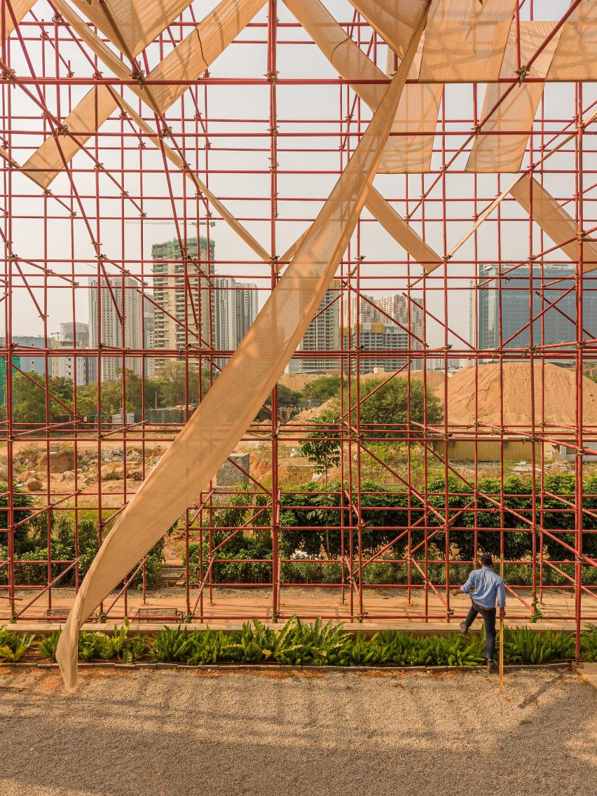 External areas at public space by Kanan Modi Associates