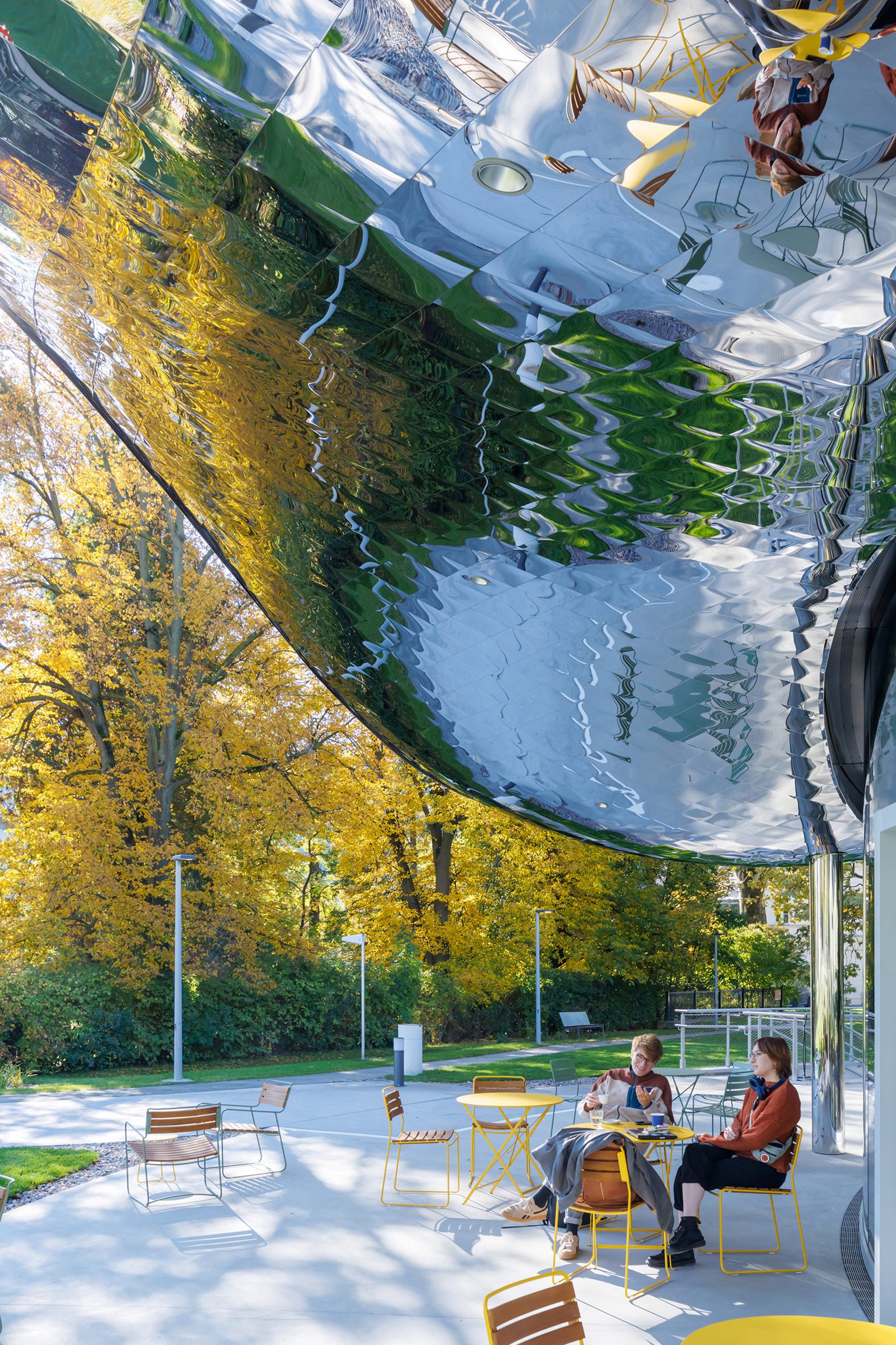 Mirrored roof canopy