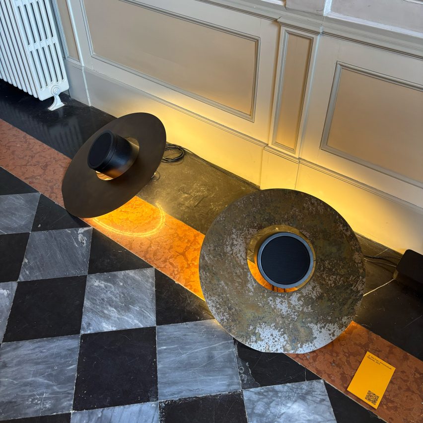Photo of speakers by ArmoniusLab