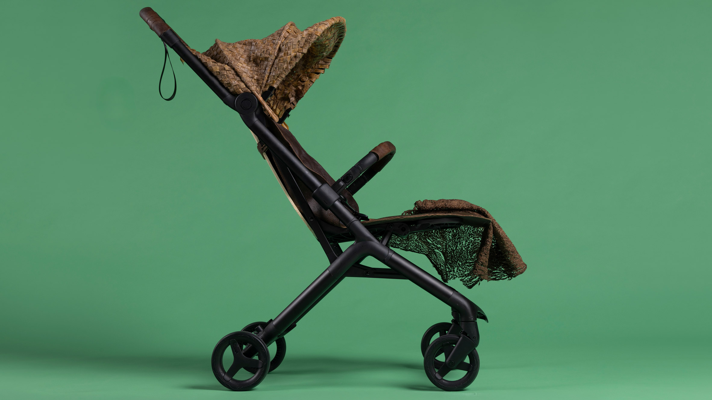 https://static.dezeen.com/uploads/2026/09/bugaboo-pram-biomaterials-aalto-university-hero-1.jpg
