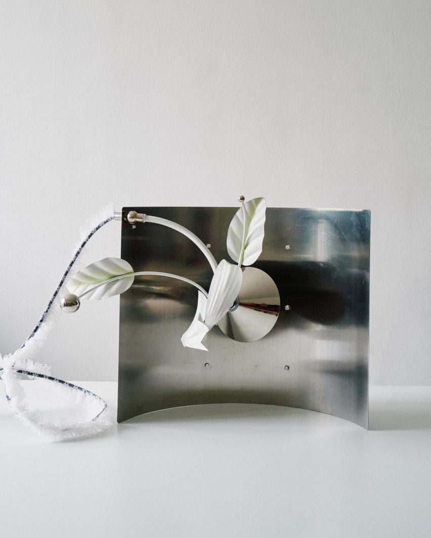 Metallic lamp