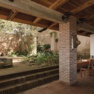 Casa Amona by Colar