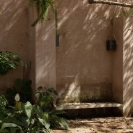 Casa Amona by Colar