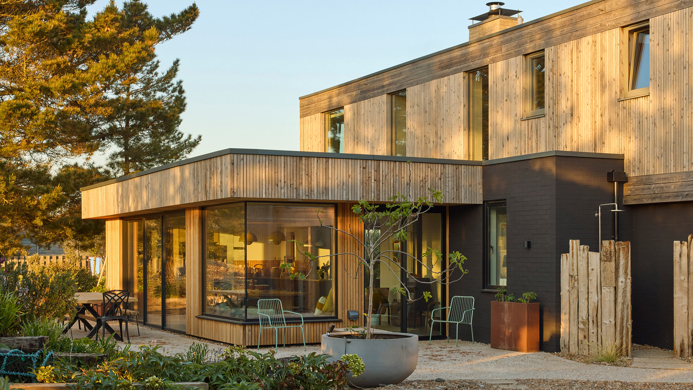 RX Architects Enhances Sussex Home with Nature-Immersed Extension