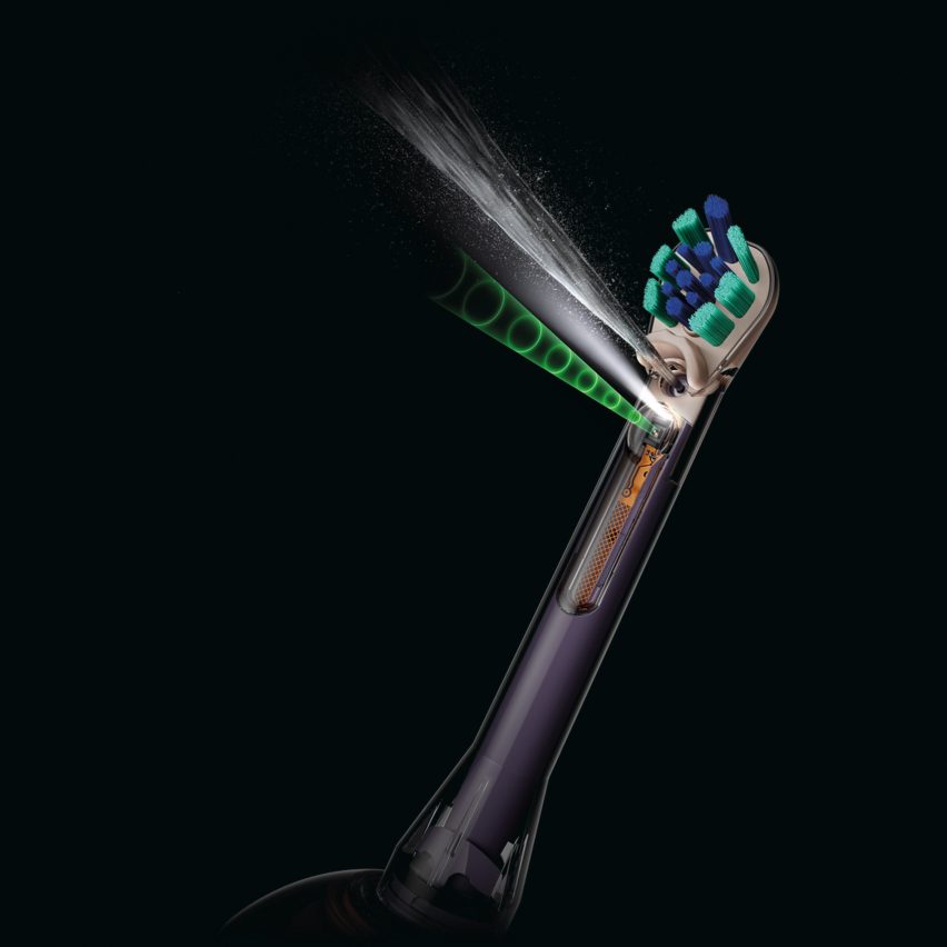 Mouth-wash spraying toothbrush