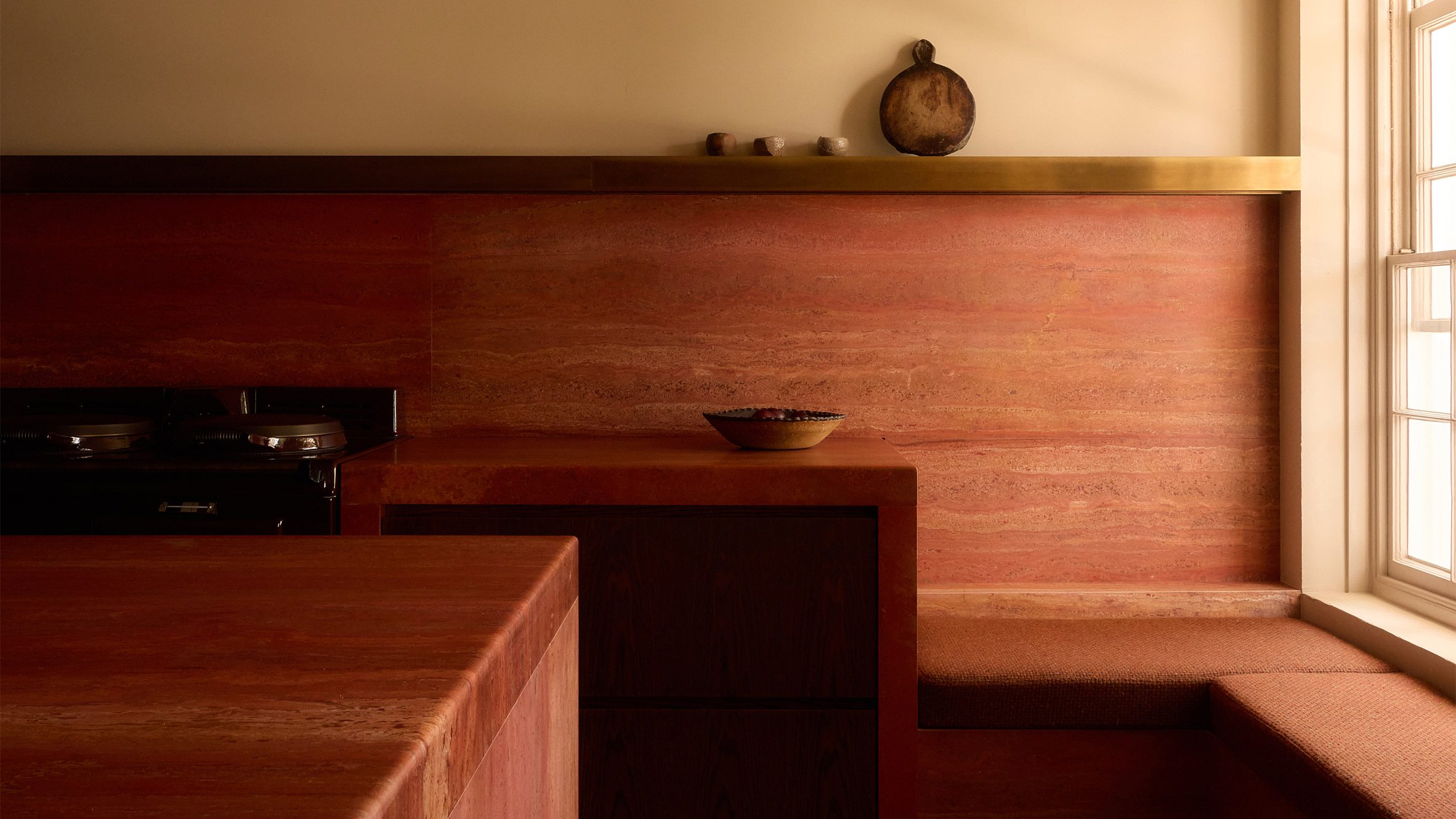 Anam Design Studio adds club-like dining room to English home