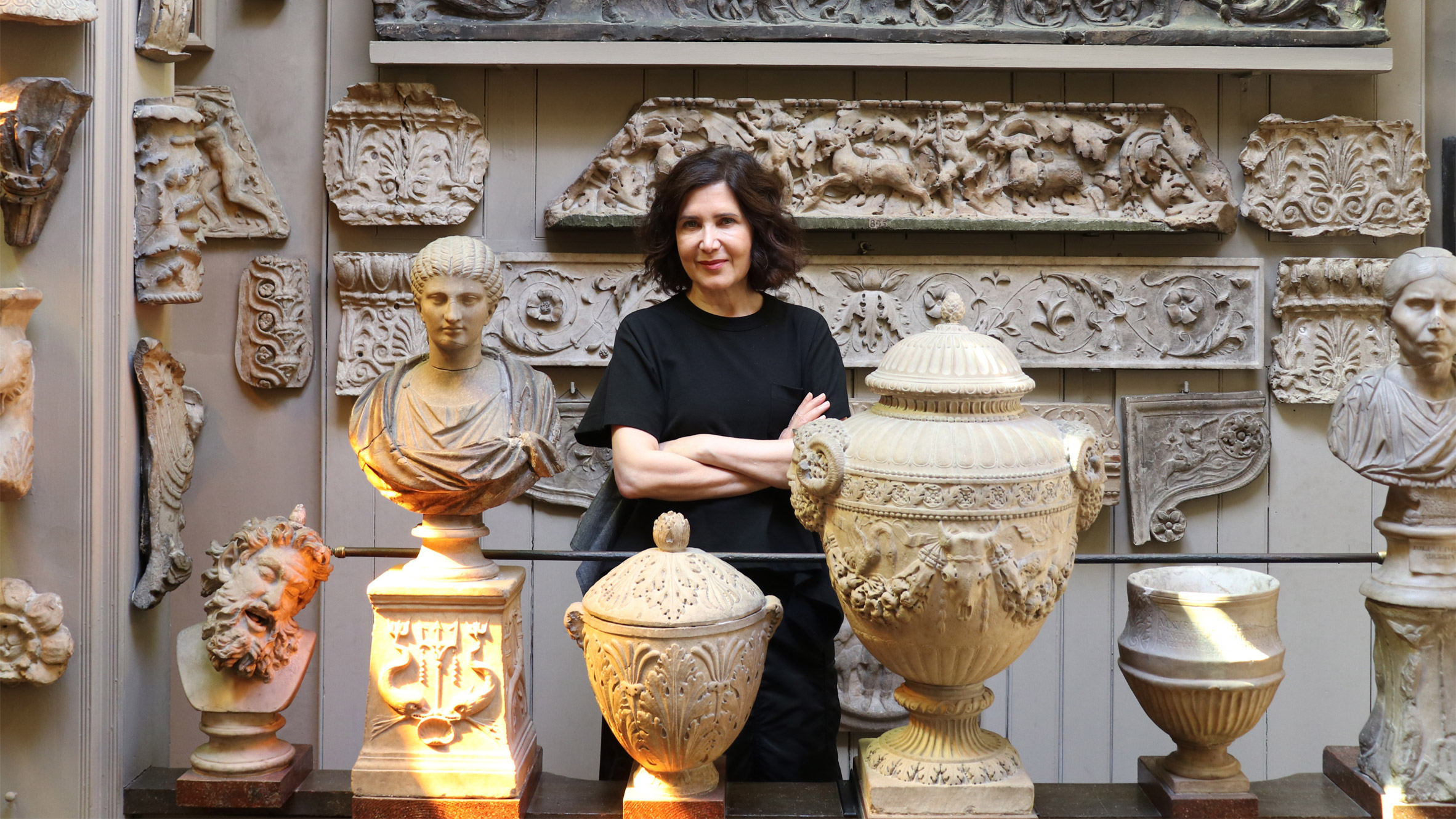 https://static.dezeen.com/uploads/2026/09/farshid-moussavi-2026-soane-medal_dezeen_2364_col_1.jpg