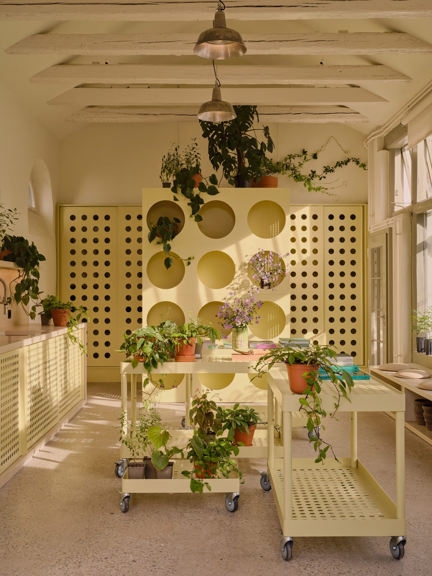 Greenhouse building at Fondation Beyeler