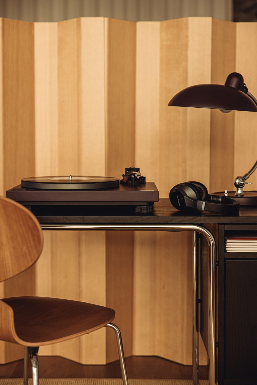 Burgundy lamp and turntable