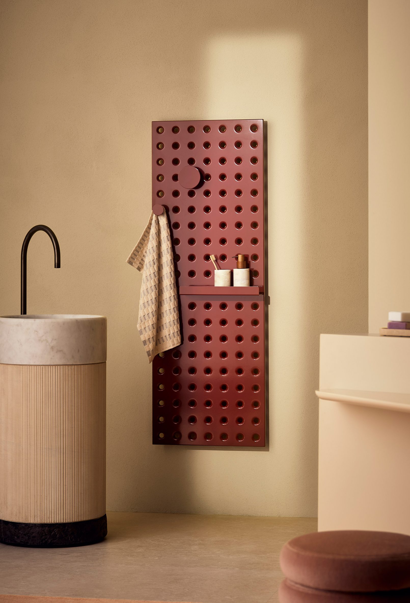 Grid radiator by Elisa Ossino for Tubes