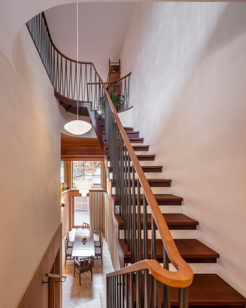 Staircase and balustrade overlooking the triple-height interior void