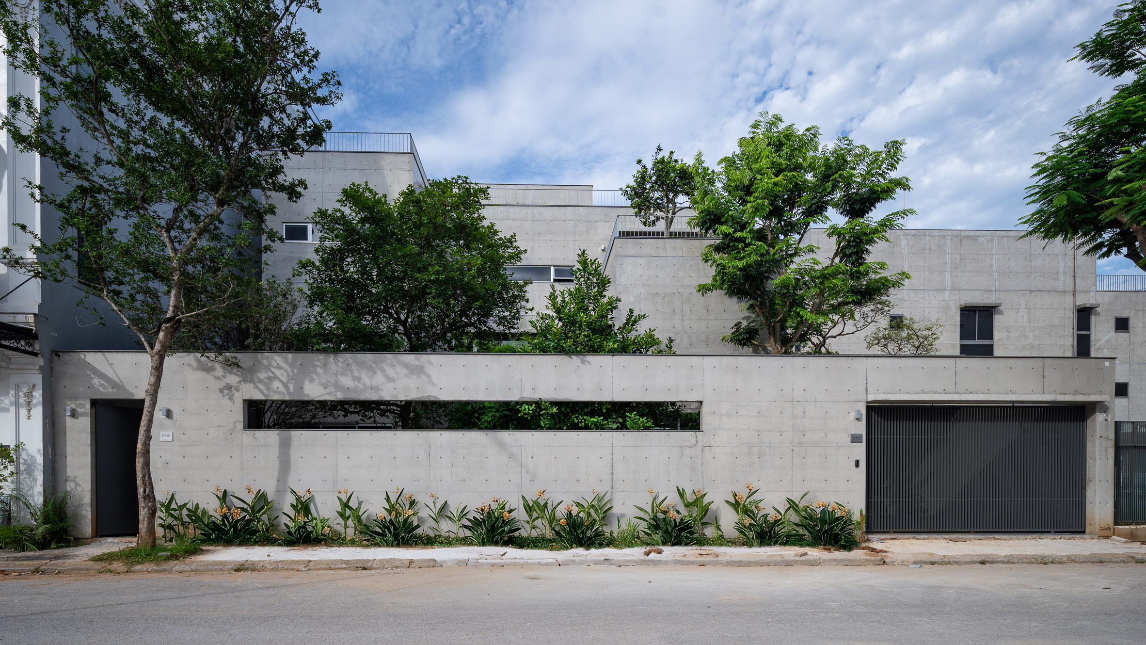 https://static.dezeen.com/uploads/2026/09/hgaa-house-k-vietnam-hero_dezeen_2364_col_0.jpg