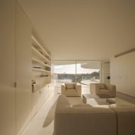 House in Las Rozas by Fran Silvestre Arquitectos