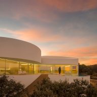 House in Las Rozas by Fran Silvestre Arquitectos