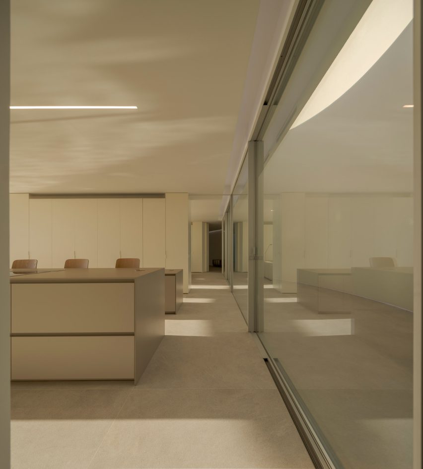 House in Las Rozas by Fran Silvestre Arquitectos