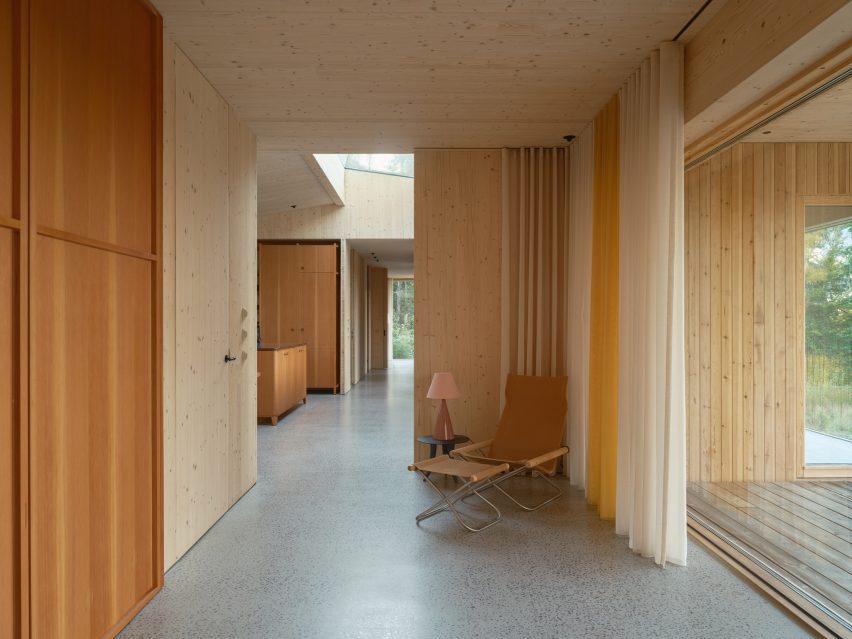 Studio area at holiday cabin by Johan Sundberg Arkitektur