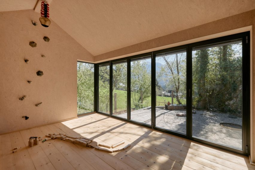 Interior view of timber annexe by Lechner & Lechner Architects