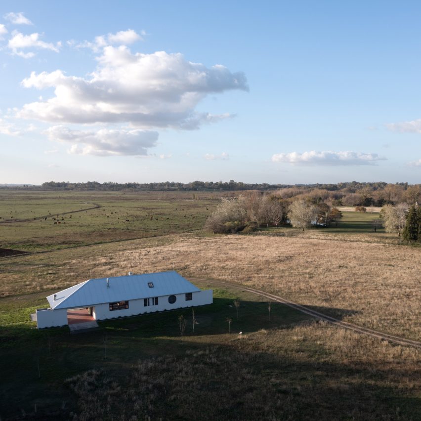 Los Tigres house in Argentina by Prim Estudio