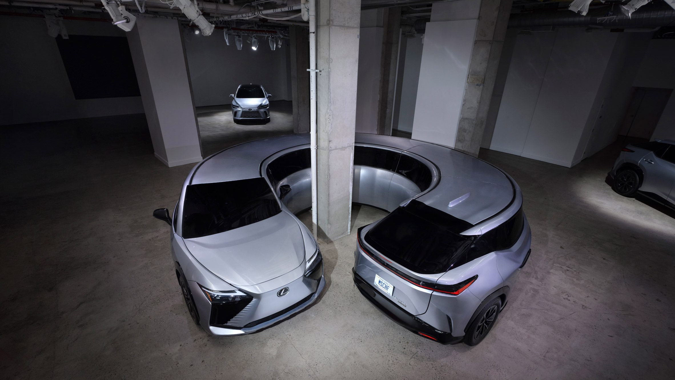 https://static.dezeen.com/uploads/2026/09/motomorphosis-lexus-chelsea-industrial-circle-car-twist-car_dezeen_2364_hero.jpg