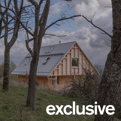 Husárik Hut by Oatelier