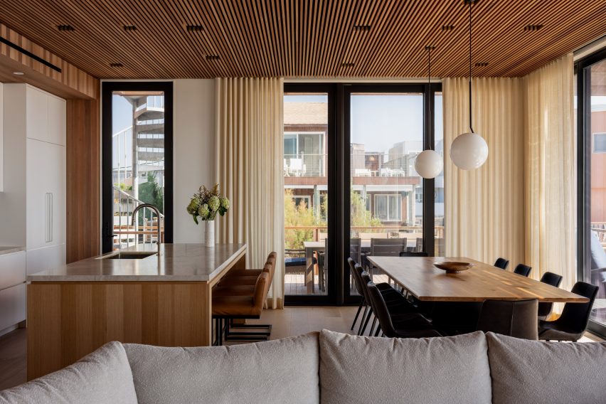 Surf Road House by Coughlin Scheel Architects