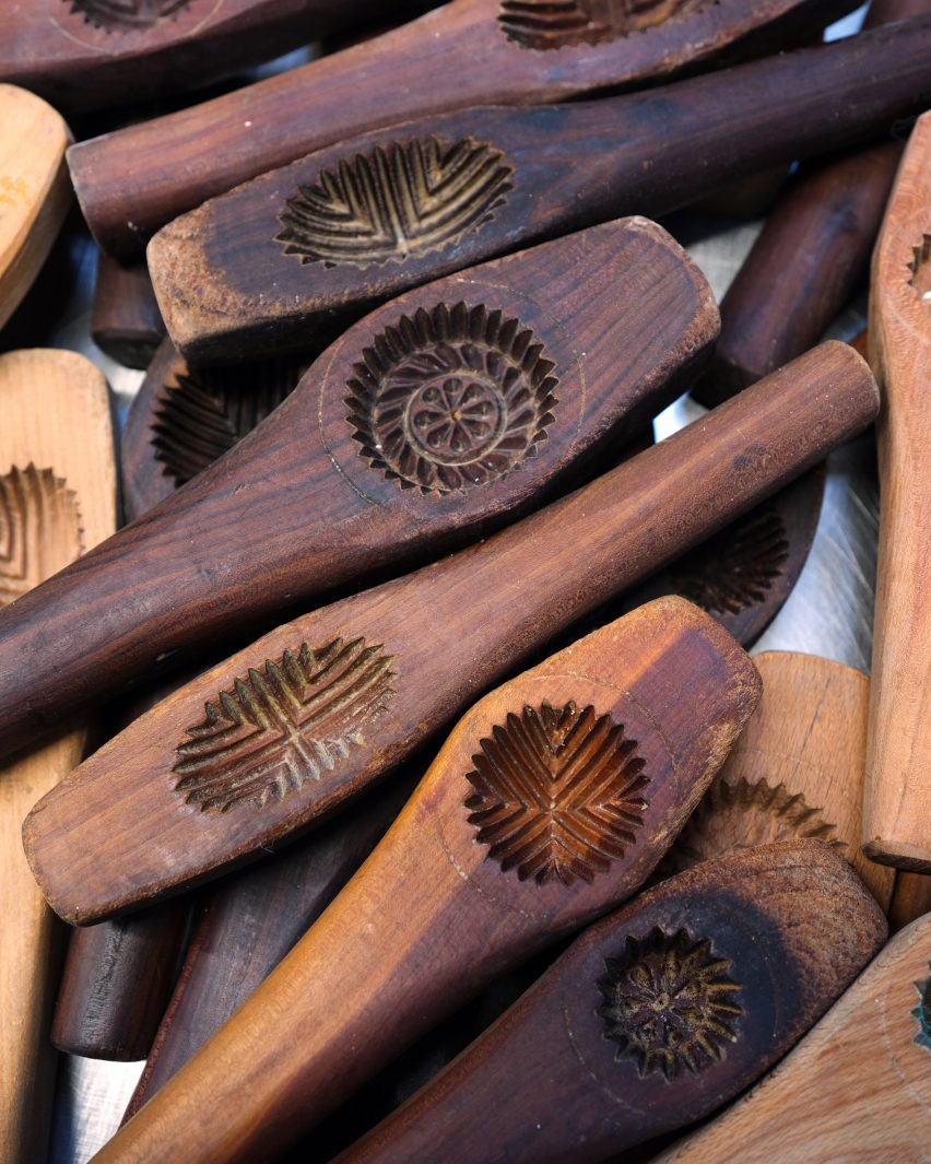 Ma'amoul cookie tool