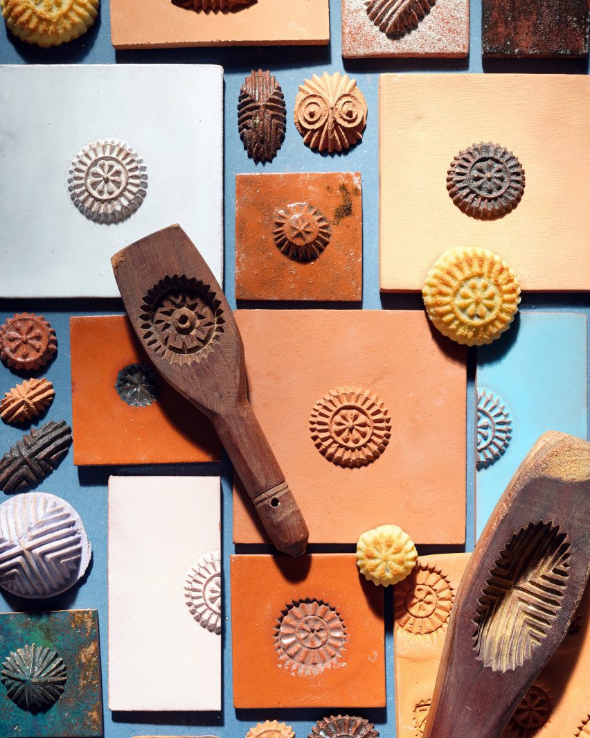 Biscuit-like tiles