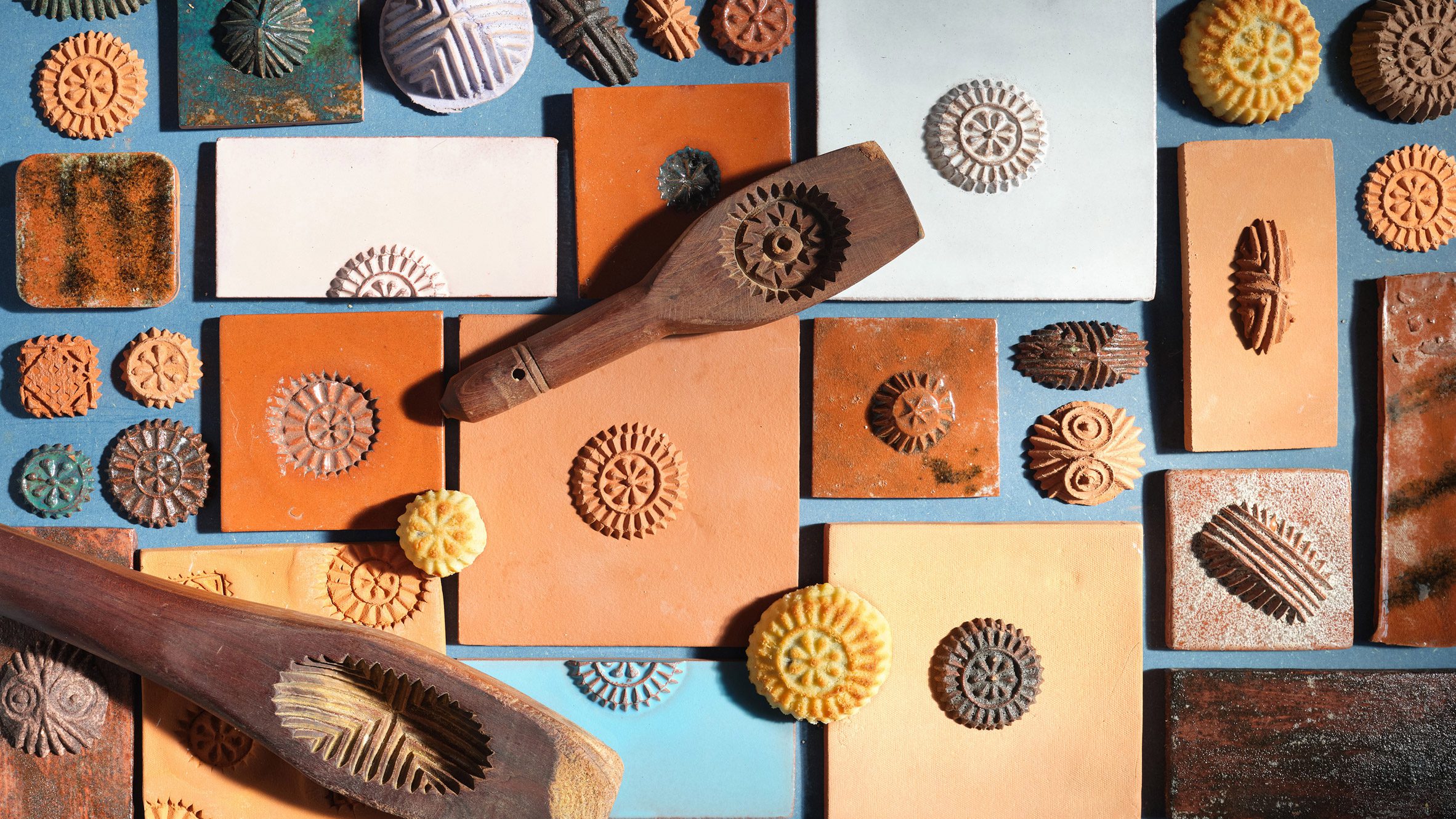 https://static.dezeen.com/uploads/2026/09/sweet-terrain-tiles-hs2-bahbak-hashemi-nezhad-rafael-el-baz-design-clay-products_dezeen_2364_hero.jpg